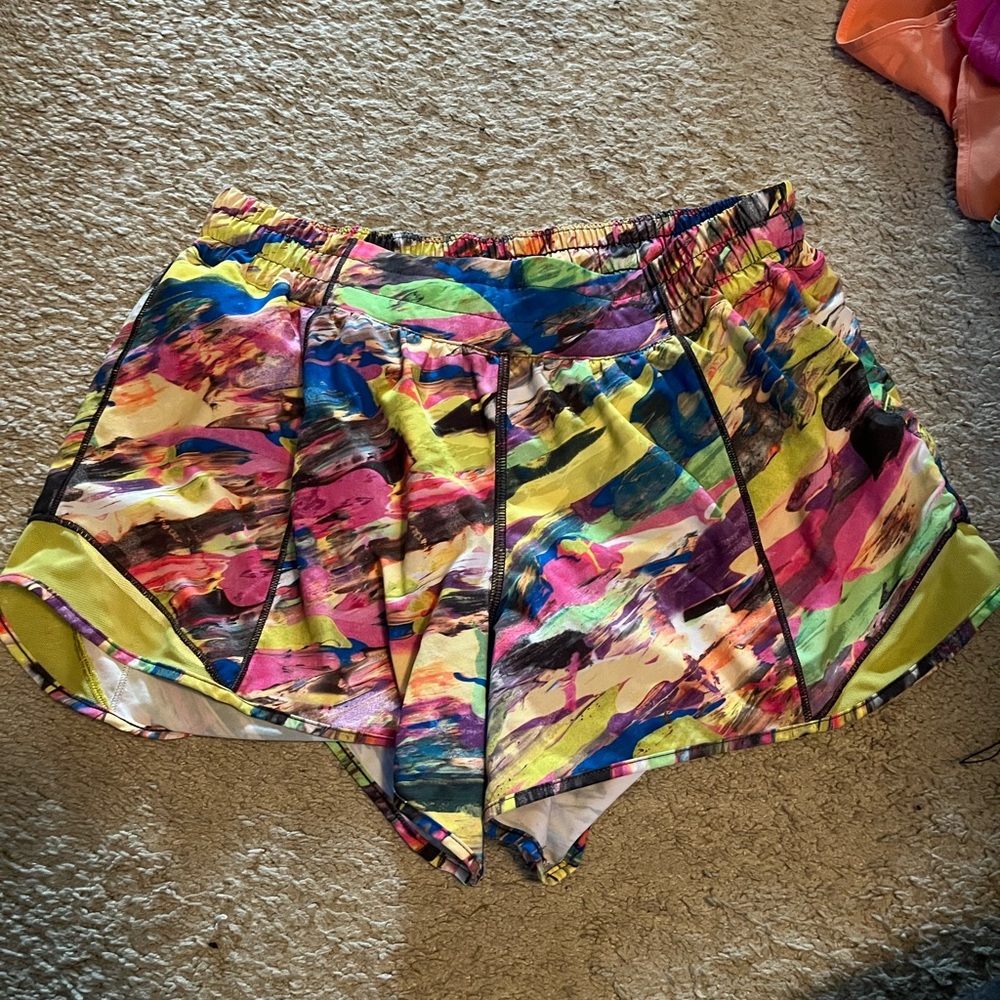 Lululemon hotty hot shorts size 10